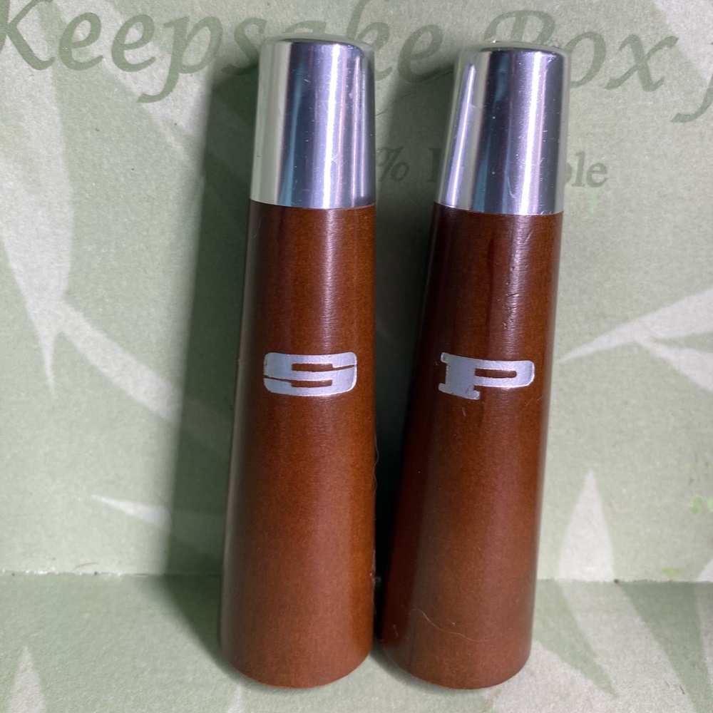 Cute little vintage MCM wooden salt & pepper shakers